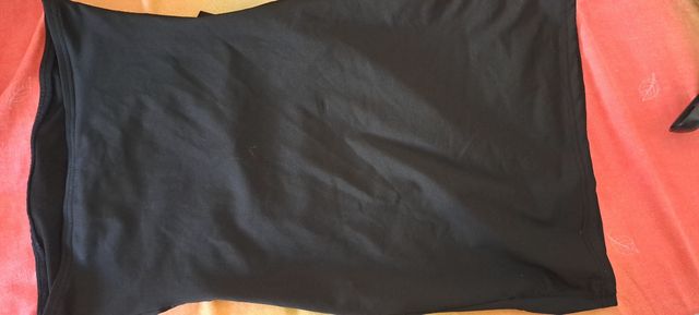 Vestito nero con tagli