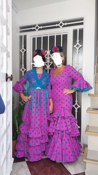 Abiti da flamenco rosa e blu