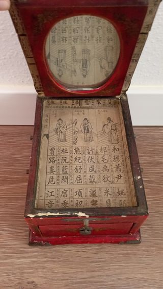 Antiguo joyero con espejo