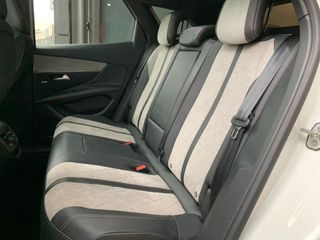 PEUGEOT 3008 Hybrid 300 eEAT8 GT Line