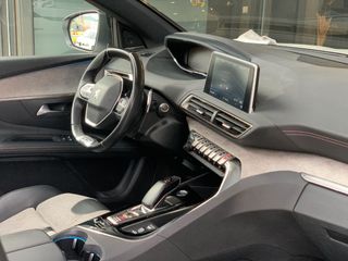 PEUGEOT 3008 Hybrid 300 eEAT8 GT Line