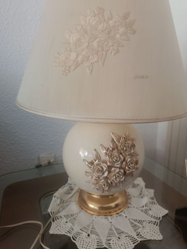 Conjunto de porcelana con flores