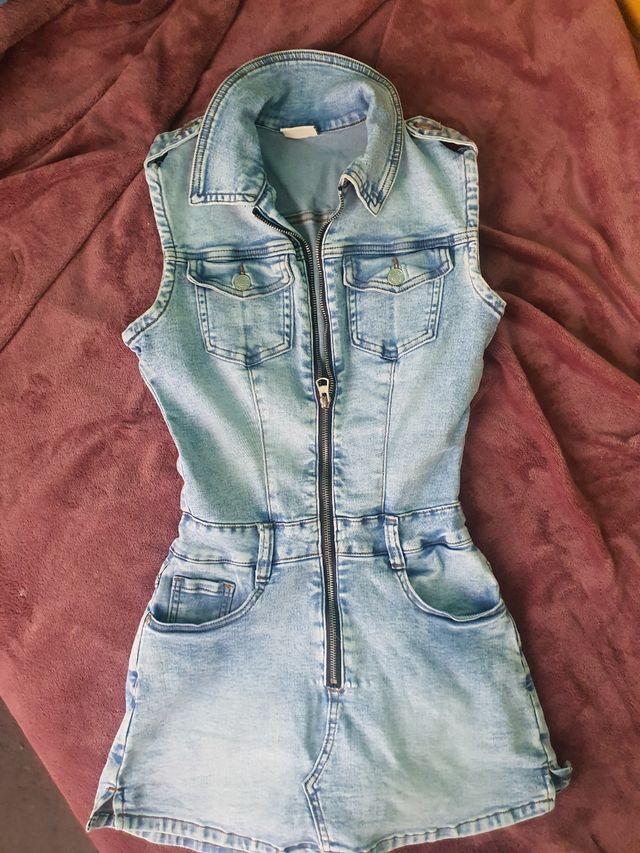 Mono vaquero con falda pantalón