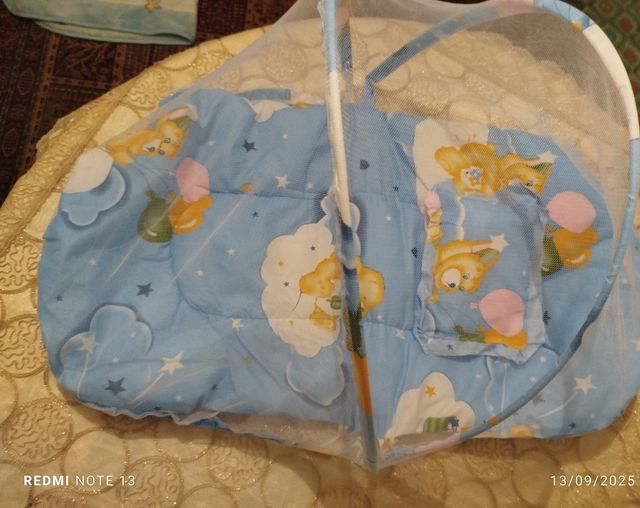 Zanzariera con materassino e cuscino