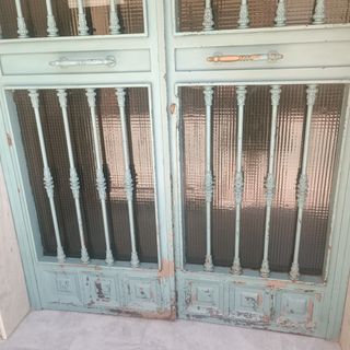 Cancela de hierro forjado decorada