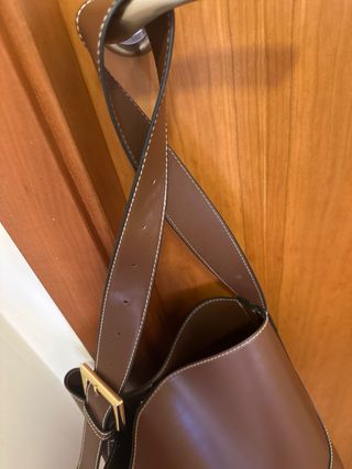 Bolso de piel marrón