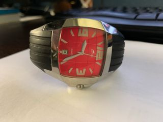 Reloj Lotus Shiny esfera roja correa caucho