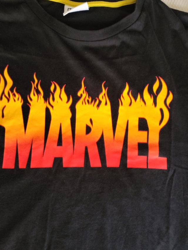 Camiseta Marvel Negra Unisex
