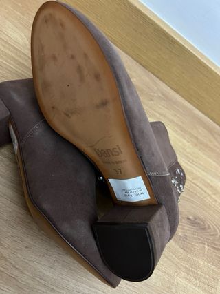 Botines marrones con estrellas 37