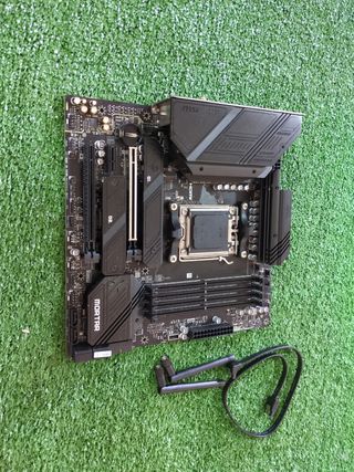Placa Base  MSI MAG B650M Mortar WiFi leer descrip