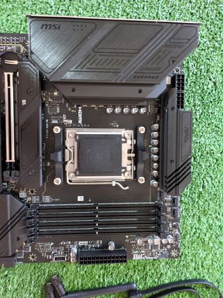 Placa Base  MSI MAG B650M Mortar WiFi leer descrip