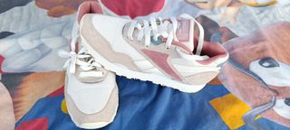 Tenis Reebok Beige y Rosa
