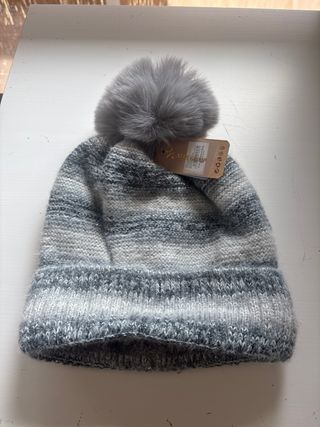 Gorro Star Group Gris Multicolor con Pompón