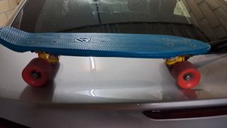 Monopatín infantil azul