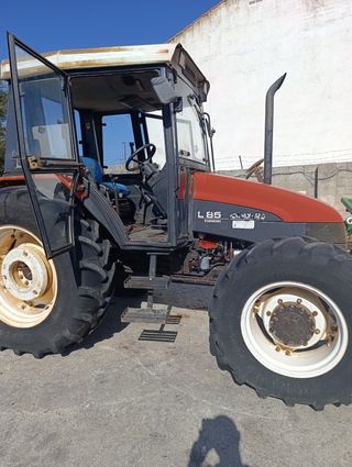 Tractor New Holland L85