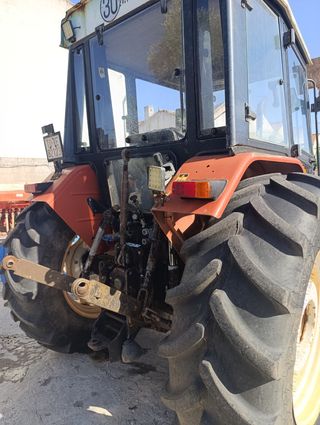 Tractor New Holland L85