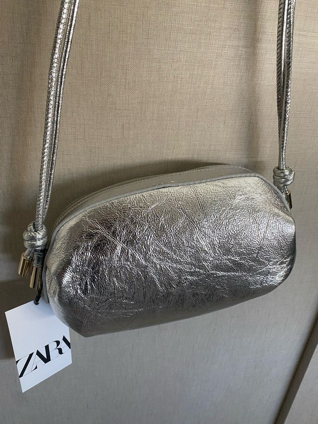 Bolso plateado de Zara - nuevo
