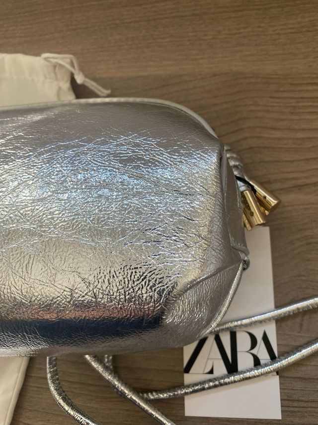 Bolso plateado de Zara - nuevo