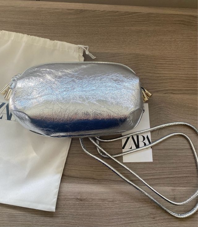Bolso plateado de Zara - nuevo