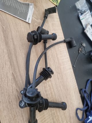 Cables de encendido del motor fiesta 1.4 2004.