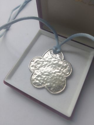 Collar de plata con colgante flor.largo flor 4.30