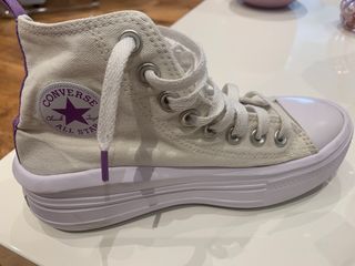 Converse plataforma blancas y moradas