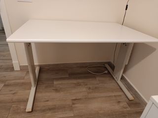 Mesa de oficina/estudio blanca y gris