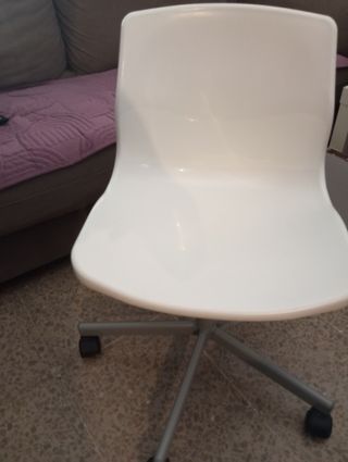 Silla de escritorio blanca