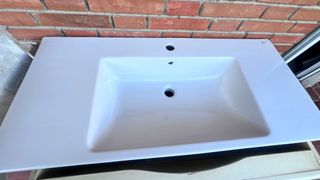Lavabo de baño nuevo 1m largo x 46cm ancho. ROCA