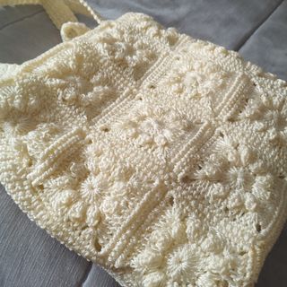 Bolso de ganchillo hecho a mano