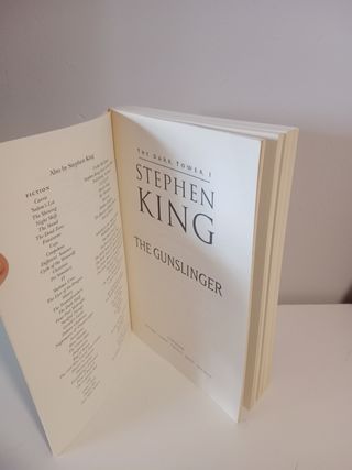 The Dark Tower I: The Gunslinger. Stephen King