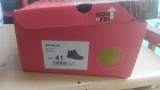 Botas de seguridad  (Mon to fri)