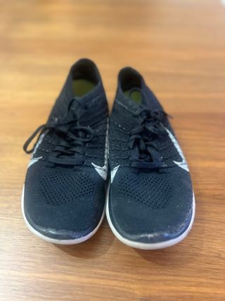 Zapatillas Nike Negras y Blancas