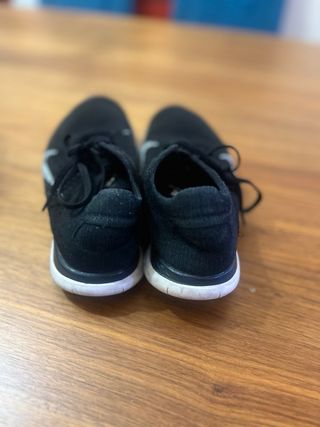 Zapatillas Nike Negras y Blancas