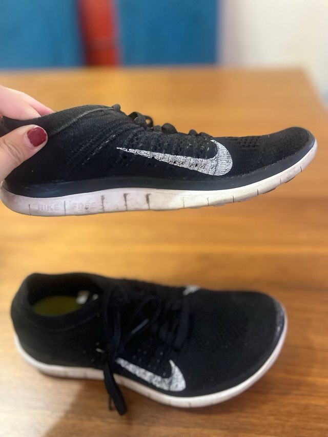 Zapatillas Nike Negras y Blancas