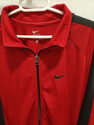 CHAQUETA NIKE VINTAGE TALLA XL EN BUEN ESTADO.
