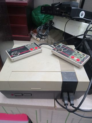 Console Nintendo NES beige con 2 joystick