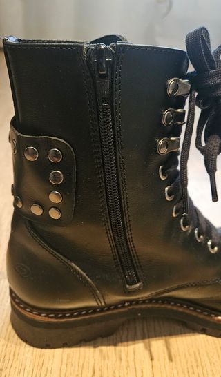 Botas Micuir Negras de piel. Dos puestas. Talla 39