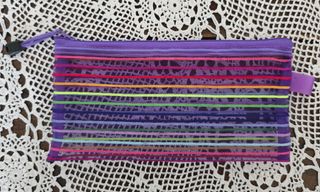 Astuccio colorato a righe