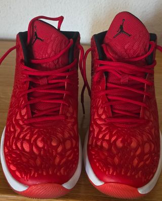 Zapatillas Jordan Rojas Talla 42