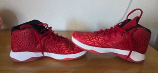 Zapatillas Jordan Rojas Talla 42