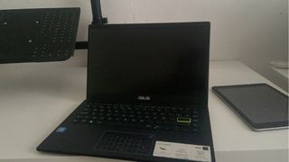 Portátil ASUS E410 Negro Windows 10