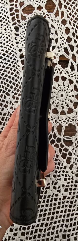 Portafoglio Guess nero trapuntato