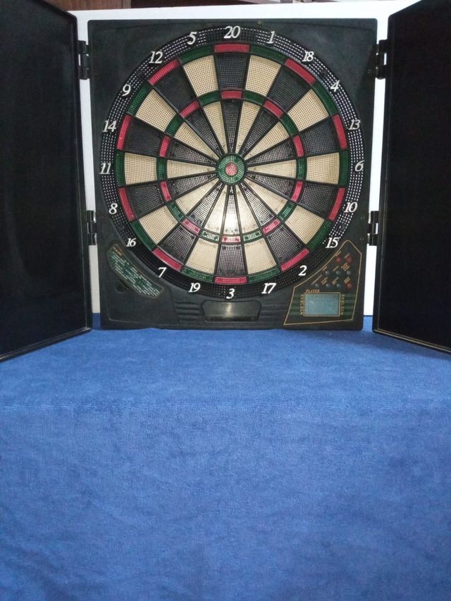 Diana electrónica con pantalla