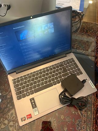 Ordenador portátil Lenovo IdeaPad 3-15ALC6 Plata.