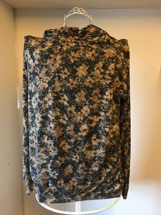 Blusa cuello alto floral M