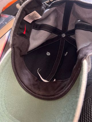 Gorra Nike Gris