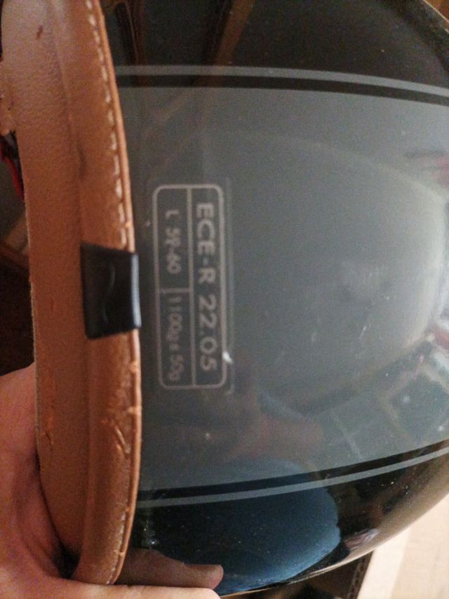 Casco de moto con visera