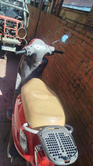 Moto Sym Fiddle II 125cc Roja