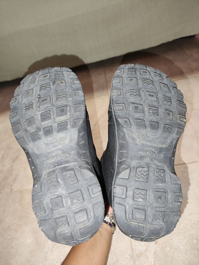 Botas de nieve o lluvia negras. Talla 35